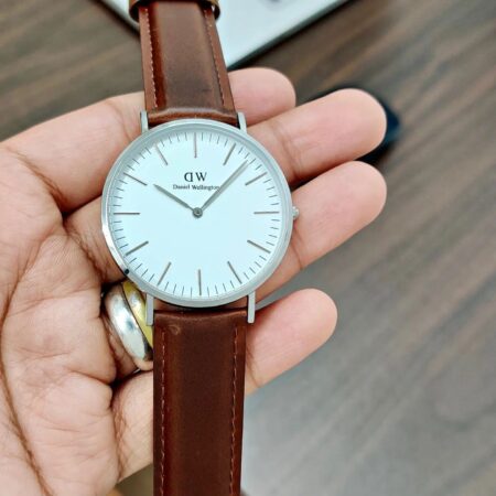 Daniel Wellington First Copy Watch in Mumbai at Zest Shop